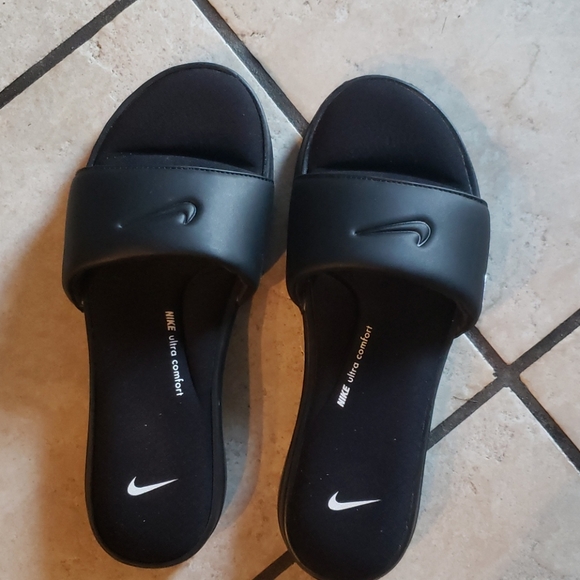 Nike Shoes - Nike Slides